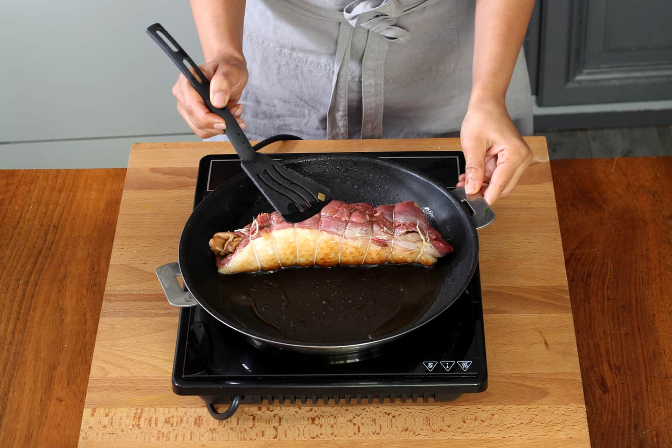 Rôti de magret de canard aux cèpes et sauce au vin